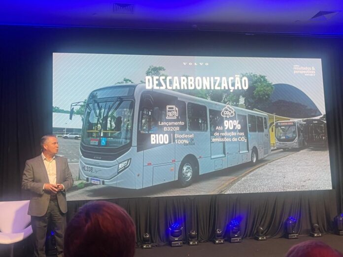 Volvo lança ônibus movido 100% com biocombustível