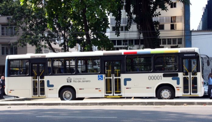 Prefeitura do Rio de Janeiro cria linha de ônibus que irá conectar Rocinha ao Leme