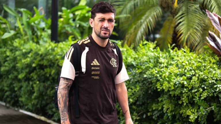 Arrascaeta revela bronca e recado para diretoria do Flamengo em comemoração de gol: ‘Estavam sendo injustos comigo’
