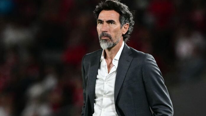 Atlético-MG negocia a contratação do técnico Eduardo Domínguez, do Estudiantes, para vaga de Sampaoli