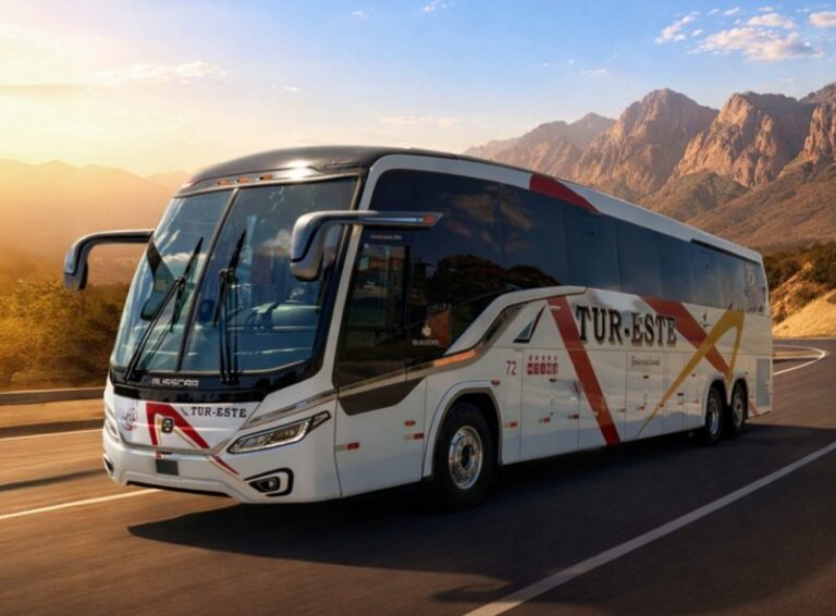 Busscar entrega Vissta Buss 365 à TUR-ESTE, que amplia atuação no mercado uruguaio