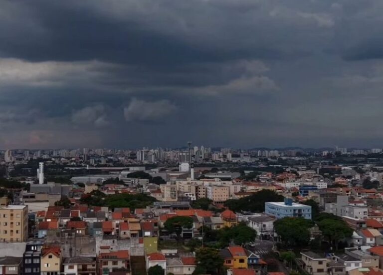 Cidade de São Paulo entra em estado de atenção para alagamentos na tarde desta quarta-feira (1º)