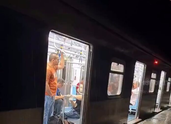 Chuva provoca falha de sinalização e linha 7-Rubi opera com lentidão na noite desta sexta-feira (13)