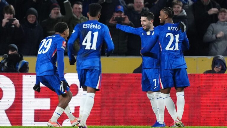 Com gol de Estêvão e hat-trick de Pedro Neto, Chelsea goleia Hull City e avança na Copa da Inglaterra