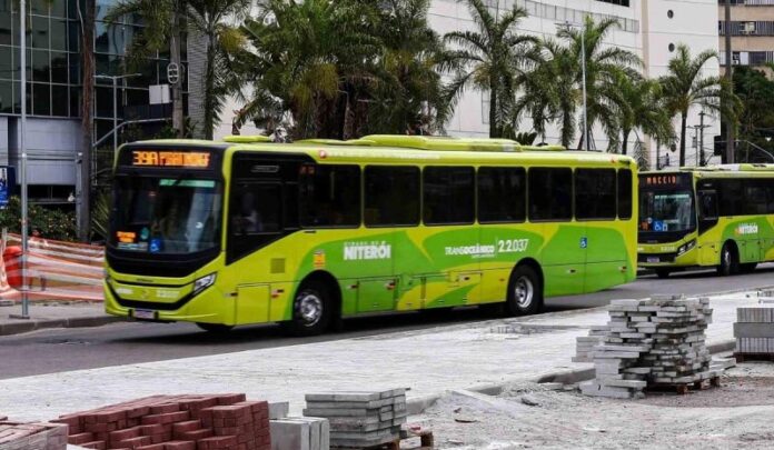 Consórcios do transporte coletivo de Niterói devem restabelecer mínimo de ônibus previstos em contratos, determina Justiça do Rio de Janeiro