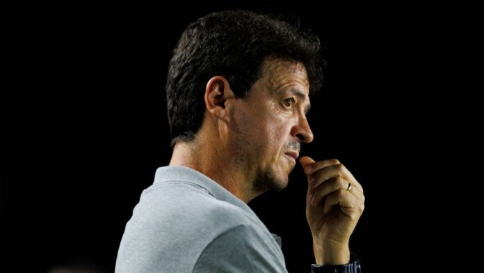 Diniz é sincero e diz se temeu por demissão ou cogitou pedir para sair do Vasco em caso de eliminação no Carioca