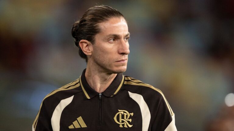 Filipe Luís faz pronunciamento e esclarece fala sobre racismo contra Vinicius Jr.: ‘Flamengo e eu estamos com ele’