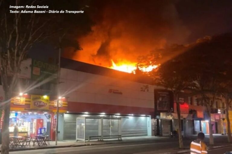 General Glicério, em Santo André (SP), deve continuar interditada ainda nesta quarta-feira (18) por causa de incêndio no Armarinhos Fernando, diz prefeitura