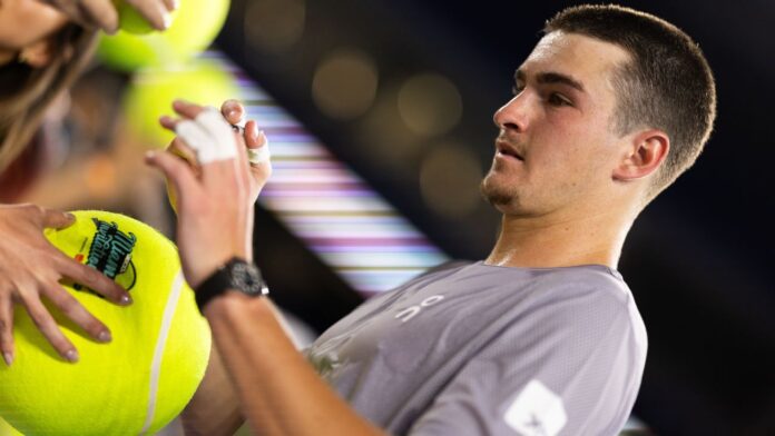 João Fonseca e Marcelo Melo vencem e estão nas quartas de final de duplas no Rio Open