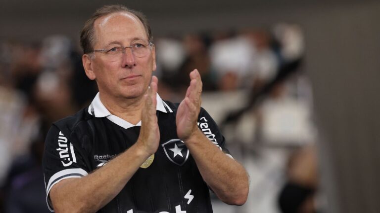 John Textor consegue aporte, Botafogo paga dívida por Almada e se livra de transfer ban da Fifa