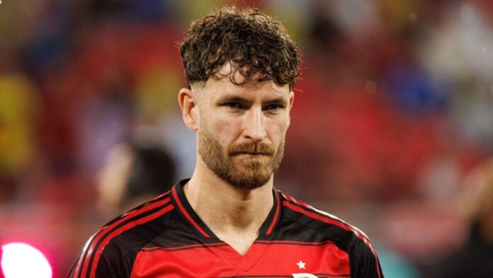 Léo Pereira vê Flamengo em dívida com torcida e dá receita para sair campeão contra Lanús