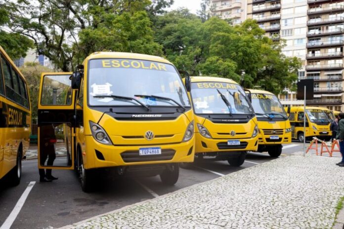 Linhas de ônibus escolares serão reativadas em Porto Alegre (RS) com início do ano letivo nas redes municipal, estadual e privada de ensino