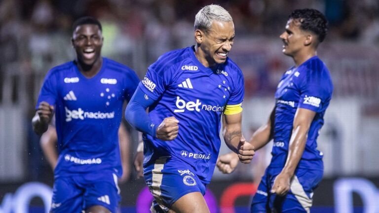 Matheus Pereira marca no fim, Cruzeiro vence o Betim e ‘respira’ no Mineiro