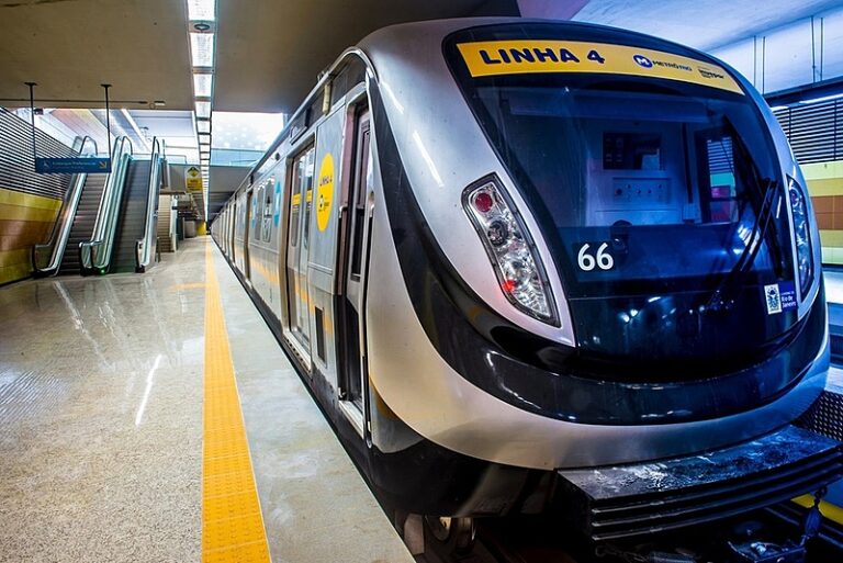 MetrôRio terá mudanças na operação para feriado de Semana Santa e jogo no Maracanã; confira