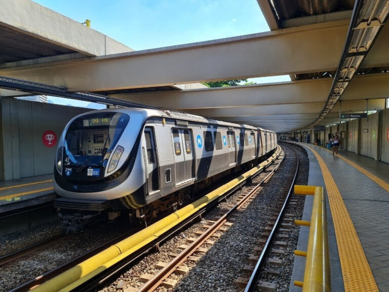 MetrôRio reforça efetivo de segurança e de operadores de estação durante jogo entre Flamengo e Internacional, no Maracanã, nesta quarta-feira (04)