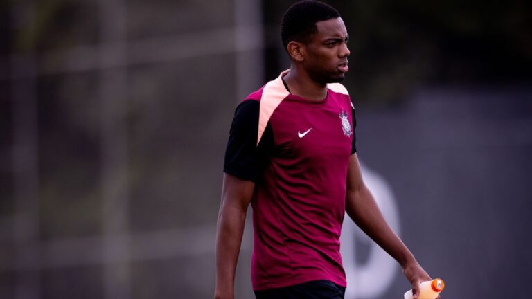 Milan encaminha compra de André, mas venda ainda gera debate interno no Corinthians