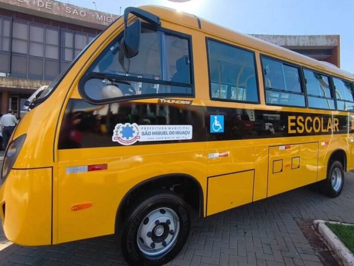 Prefeitura de São Miguel do Iguaçu (PR) amplia frota do transporte escolar com novo ônibus