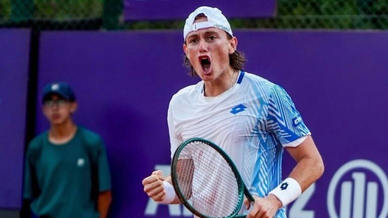 Quem é Ignacio Buse, rival de João Fonseca nas oitavas de final do Rio Open que até já saiu em defesa do brasileiro
