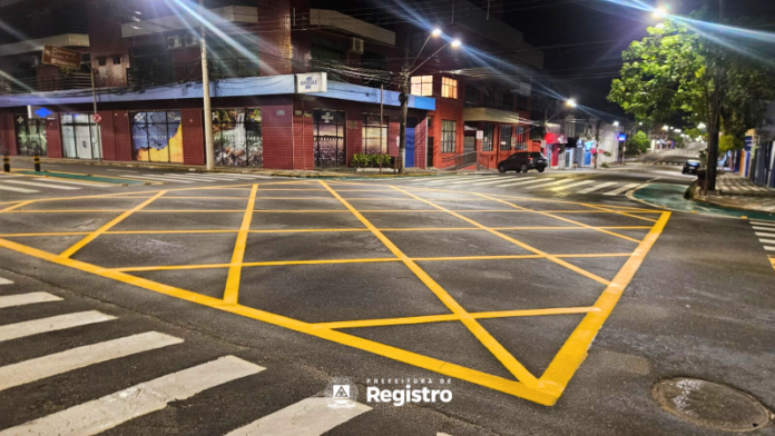 Registro (SP) amplia estrutura de pontos de ônibus e atualiza sinalização em vias