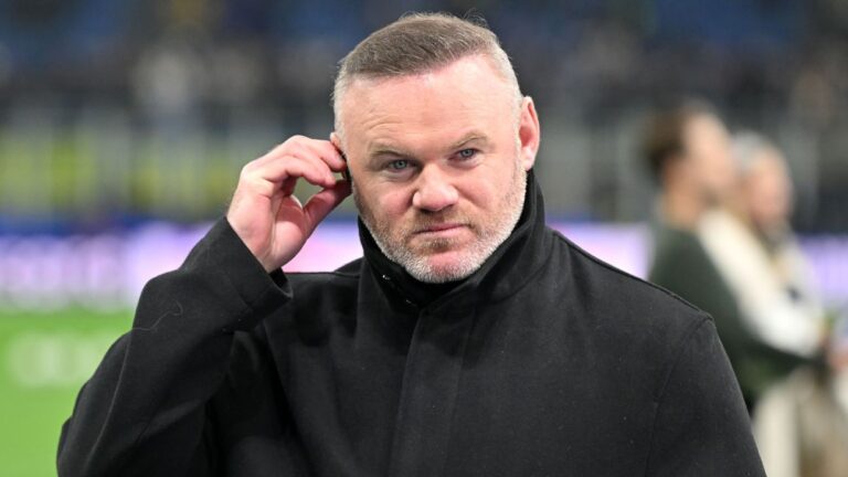 Rooney se revolta com destaque dado a torcedor cabeludo do United: ‘O colocaria do outro lado do país, não aguento mais isso’