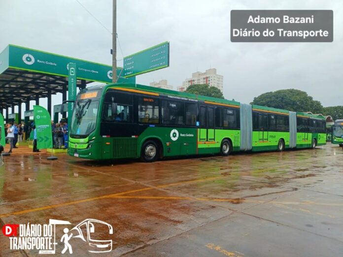 Volvo começa 2026 liderando emplacamentos de ônibus elétricos e mercado cai 93%, diz Fenabrave