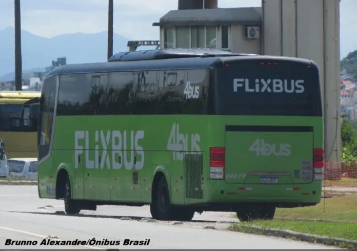 Alta das passagens aéreas amplia demanda por viagens rodoviárias e reforça debate sobre expansão da oferta no Brasil