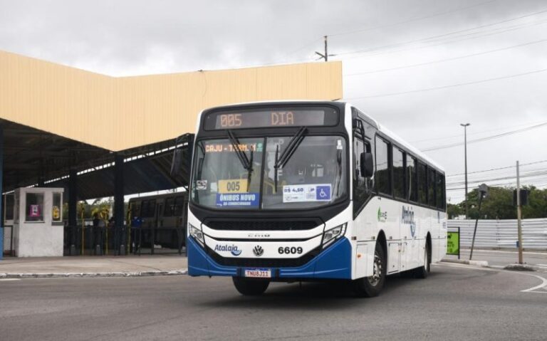 Aracaju (SE) congela tarifa do transporte coletivo em R$ 4,50 elevando repasse às concessionárias
