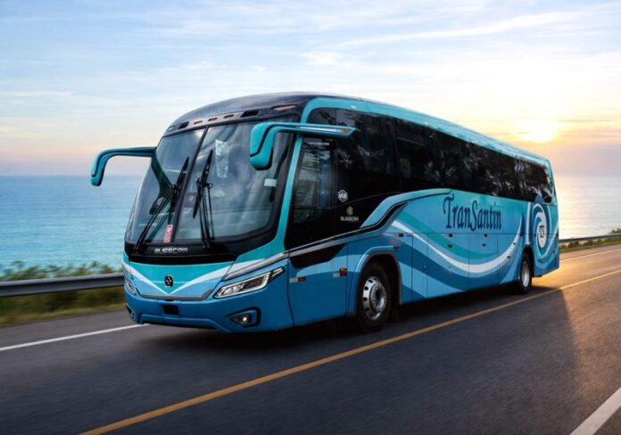 BUSSCAR fornece quatro ônibus Vissta Buss 345 da nova Família NB1 para operadora chilena TranSantin