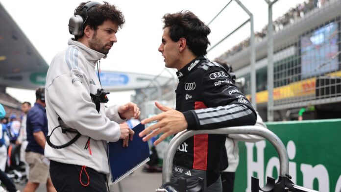 Bortoleto enfrenta problemas com carro e abandona GP da China antes da largada