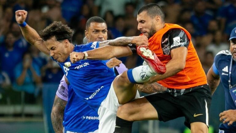 Briga escandalosa, batalha campal e mais: como mundo reagiu à confusão generalizada em Cruzeiro x Atlético-MG