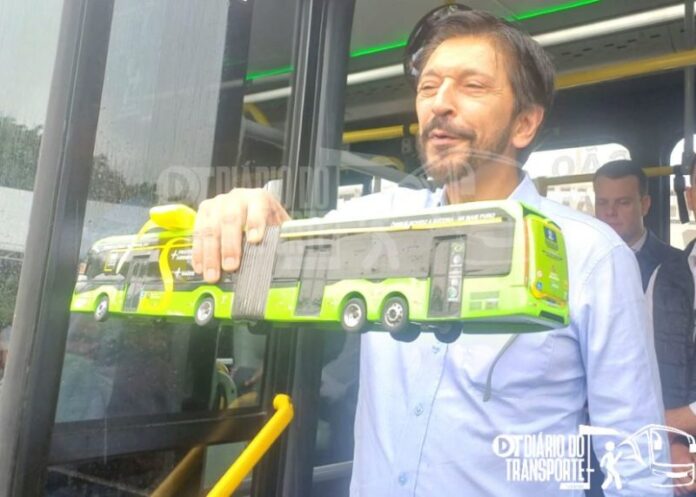 Caio entrega 95 ônibus elétricos, dos quais, 53 Eletra