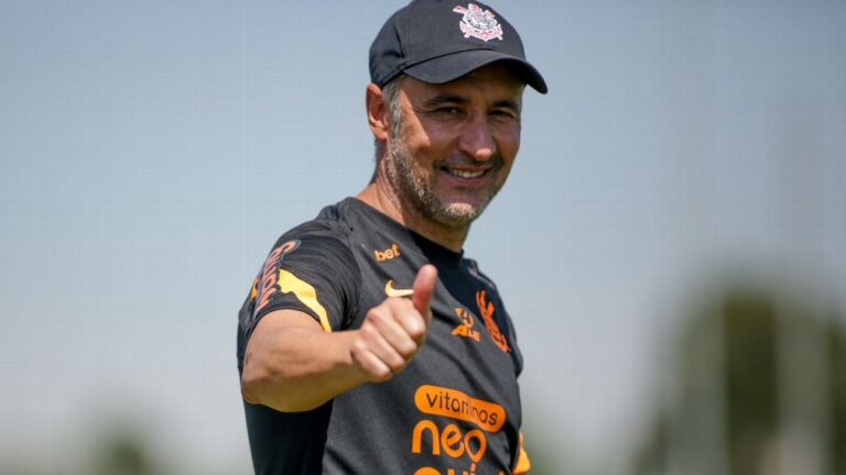 Corinthians fez acordo de R$ 5 milhões com Vitor Pereira para encerrar briga na Justiça