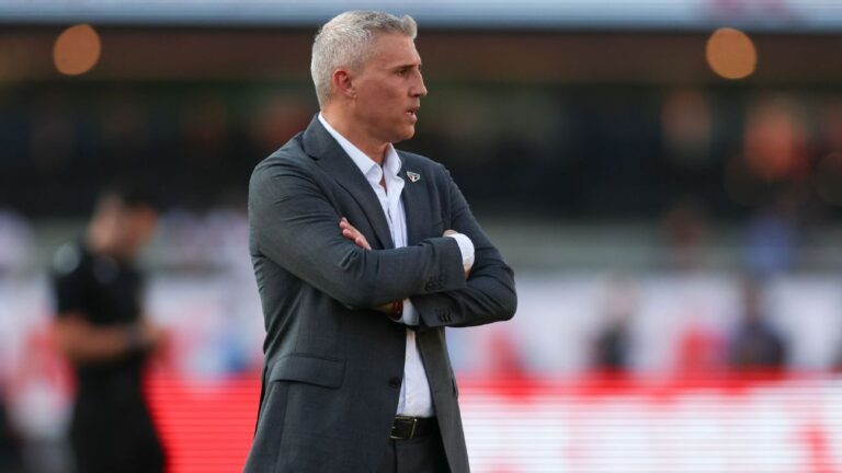 Em última entrevista como técnico do São Paulo, Crespo admitiu: ‘Talvez chegue outro para ser campeão’