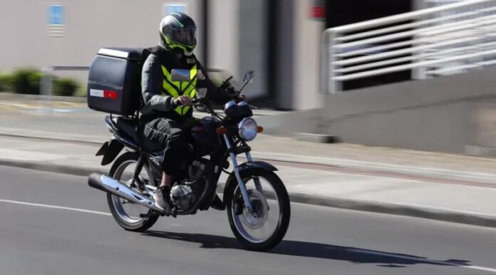 Governo de São Paulo lança programa “Mão na Roda” com capacitação e CNH digital gratuitas