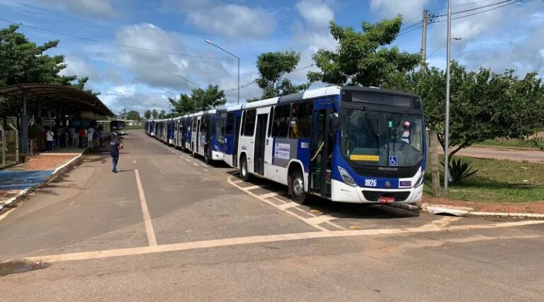 Justiça determina que Ricco Transportes e Turismo retire ônibus sem autorização judicial de circulação em Rio Branco (AC)