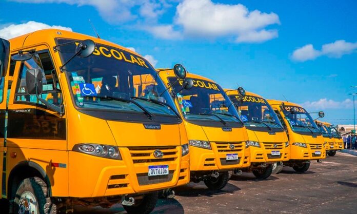 Licitação de bilhões de reais para a compra de 7.470 ônibus do Caminho da Escola é suspensa mais uma vez