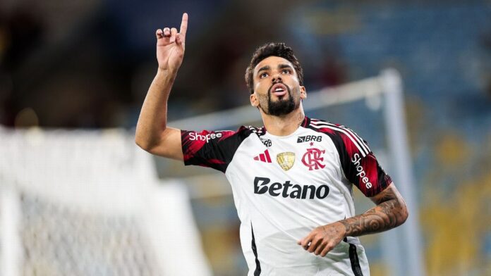 Lucas Paquetá sofre fratura na mão durante Flamengo x Cruzeiro; veja o boletim médico do clube