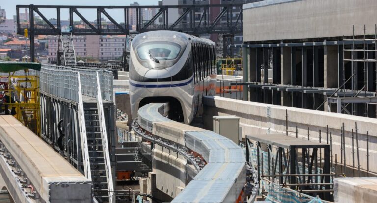 Monotrilho da linha 17 vai inicialmente operar das 10h às 15h, só indo até Congonhas, com quatro trens e previsão é para fim de março de 2026
