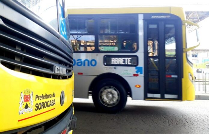 Motoristas de ônibus realizam paralisação e pedem mais segurança no transporte em Sorocaba (SP)