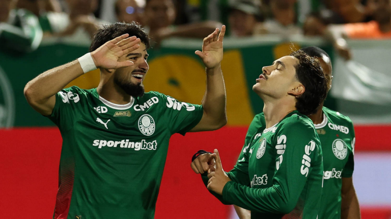 Palmeiras ‘castiga’ São Paulo pelo quinto Choque-Rei seguido e vai à final do Paulistão contra o Novorizontino