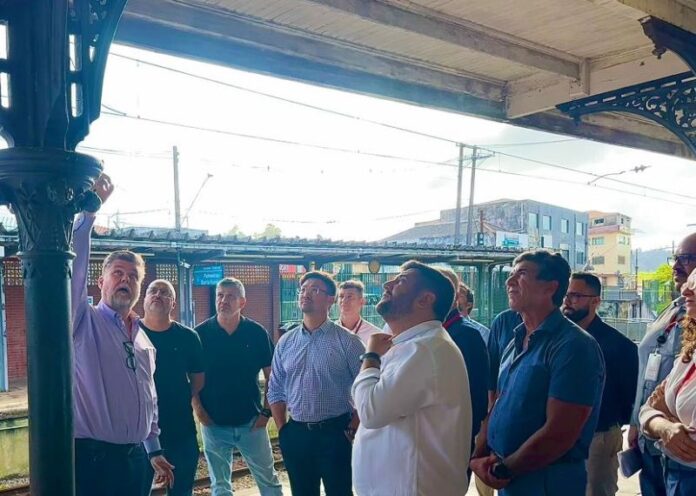 Presidente da CPTM realiza vistoria em estação de Rio Grande da Serra para avaliar melhorias no sistema ferroviário