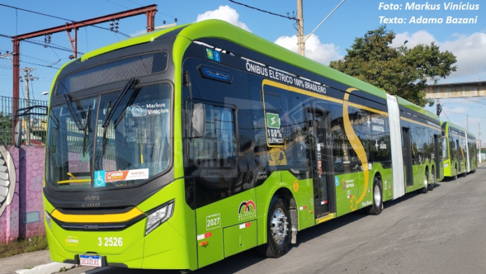 São Paulo terá apresentação de mais 100 ônibus elétricos em março de 2026 e modelo superarticulado com tecnologia nacional passa por aferição