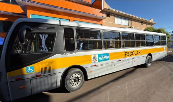Sarandi (PR) entrega novos ônibus e amplia frota do transporte escolar municipal