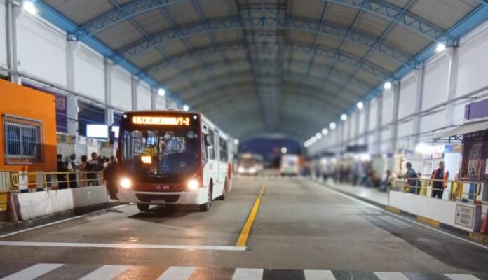 Terminal T2 de Manaus (AM) recebe nova sinalização viária