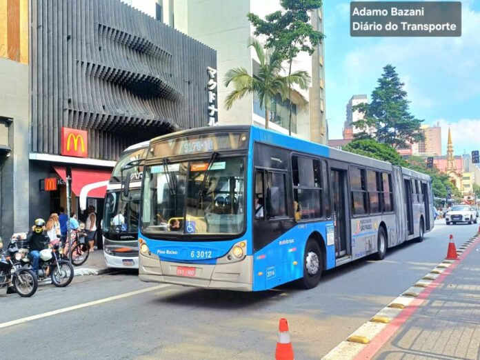 Linha de ônibus da Mobibrasil será cortada aos domingos e não irá mais até a Praça João Mendes