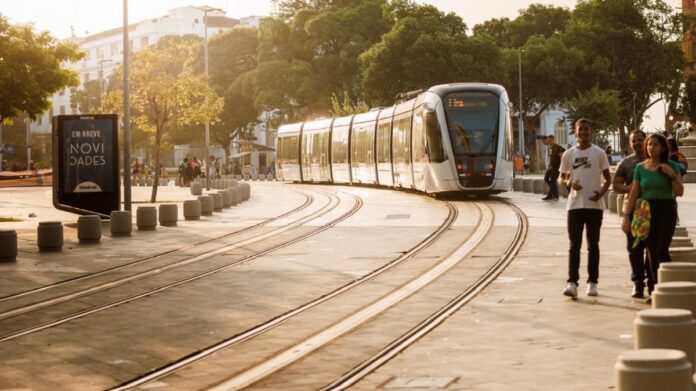 VLT Carioca utiliza tecnologia de eletrificação pelo solo e dispensa rede aérea