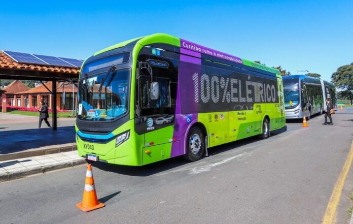 Prefeitura de Curitiba e banco alemão concluem negociação de R$ 619 milhões para compra de ônibus elétricos