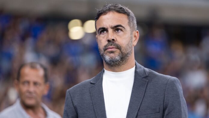 A pedido de Artur Jorge, Cruzeiro quer dois campeões de Libertadores com Botafogo