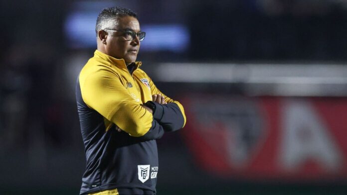 Apesar de pressão, São Paulo 'blinda' Roger Machado e mantém técnico