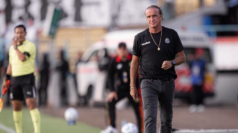 Cuca critica Santos por derrota em estreia da Sul-Americana: ‘Perdemos um jogo que era impossível de perder’